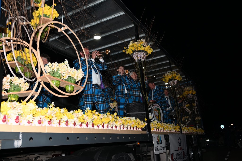 ../Images/Verlicht bloemencorso 2025 099.jpg